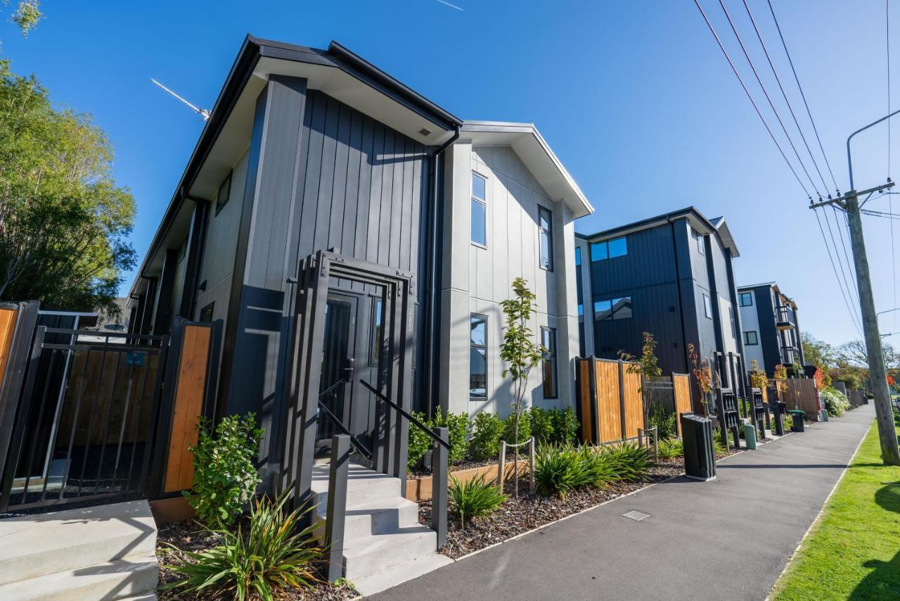 King Bed On Hagley Park Corner In The Cbd Apartment Christchurch Exterior photo